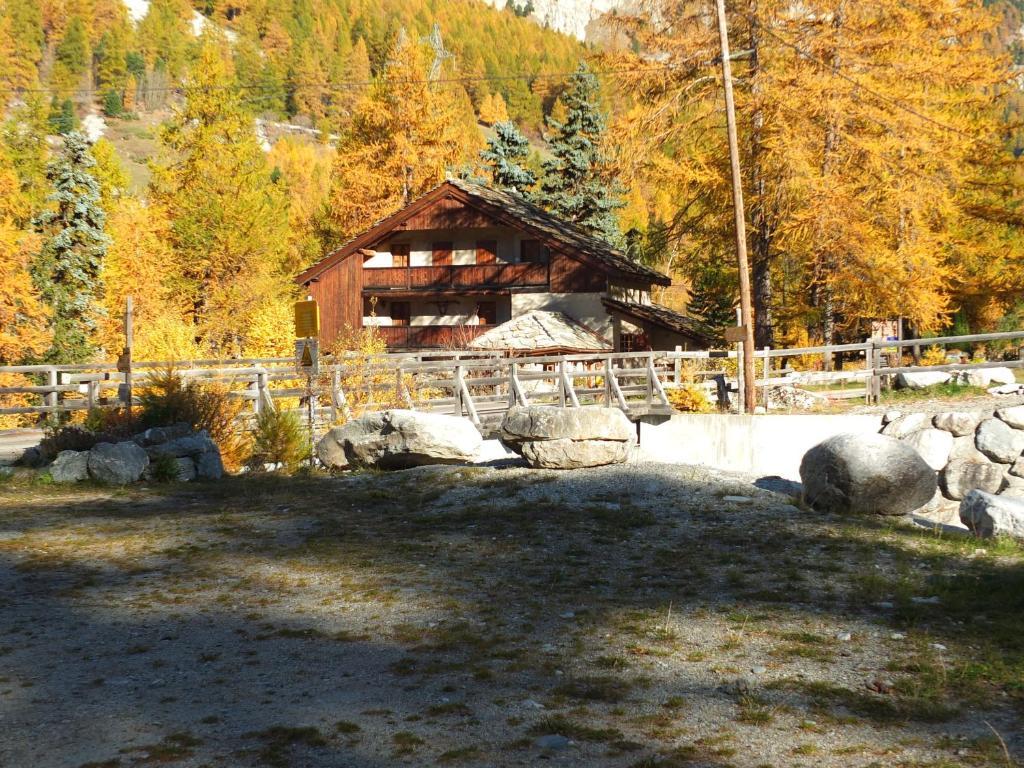 Chalet Lavis Trafford Panzió Bramans Kültér fotó